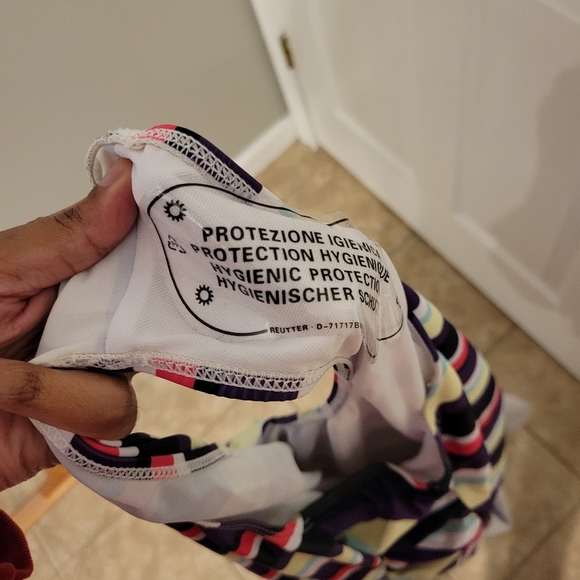 Rosegal Women's Plus Size Colorful Striped One Piece Swimsuit. Size 5X - Picture 6 of 6